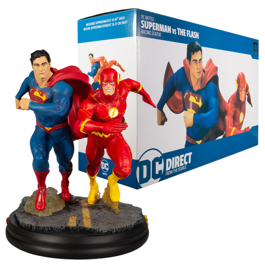 statua in resina di superman contro flash dc battle