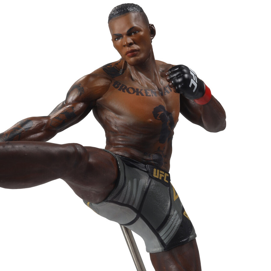 pacchetto israel adesanya ufc 2 regular e platinum chase 7 figures mcfarlanes sportspicks