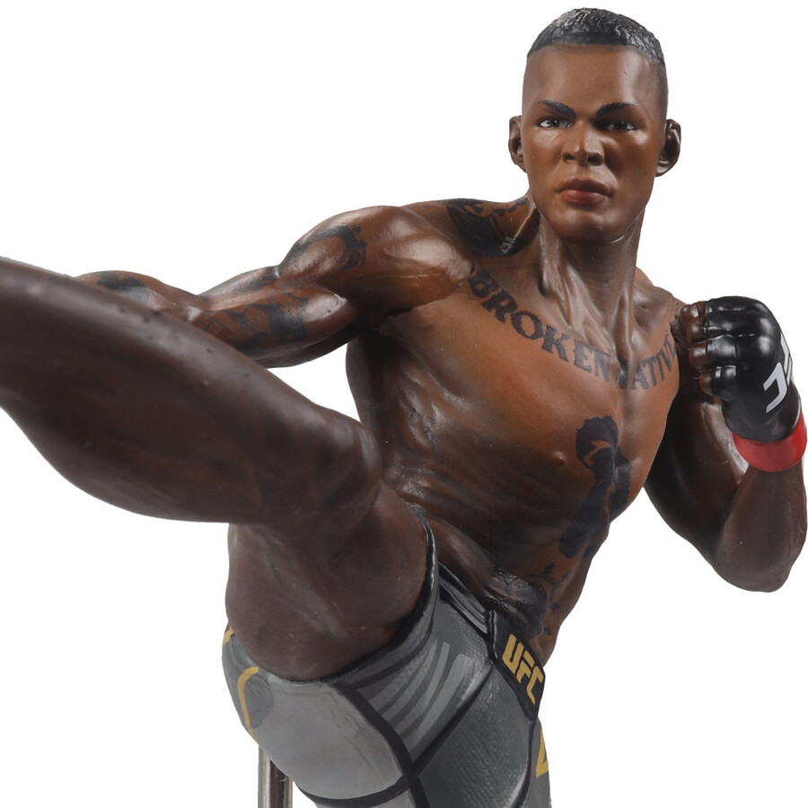 pacchetto israel adesanya ufc 2 regular e platinum chase 7 figures mcfarlanes sportspicks